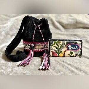 The Sakroots Crochet draw string bucket bag and wallet.